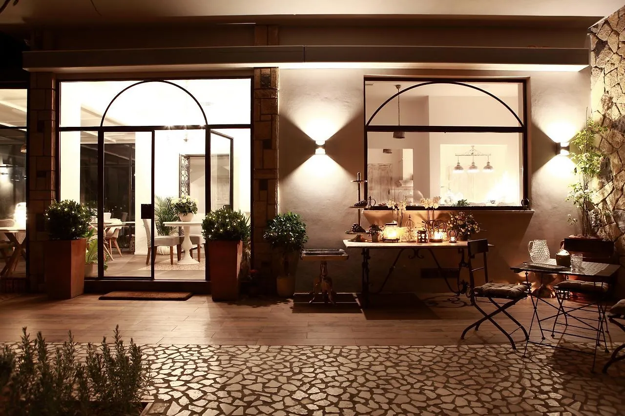 Casa Fioravanti Албиния 3*,